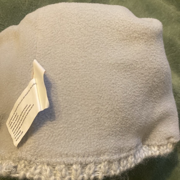 Cat & Jack - kids Pom Pom Insulated Hat Beanie Size OS - Picture 4 of 8